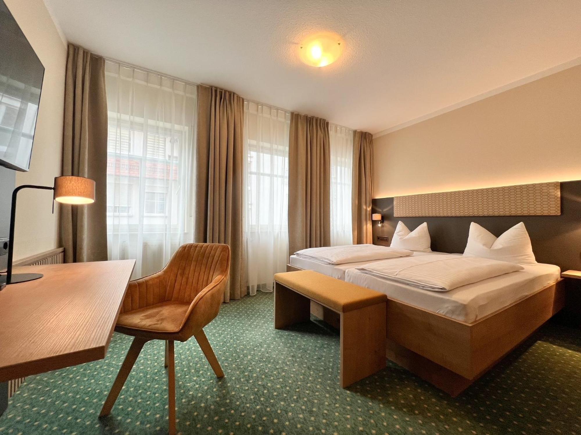 Stadthotel Muenze Бад-Мергентхайм Экстерьер фото